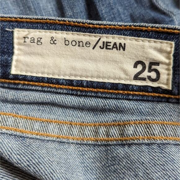 Rag & Bone Low Rise Medium Wash Distressed Raw Hem Cropped Dre Capri Jeans - Picture 4 of 5